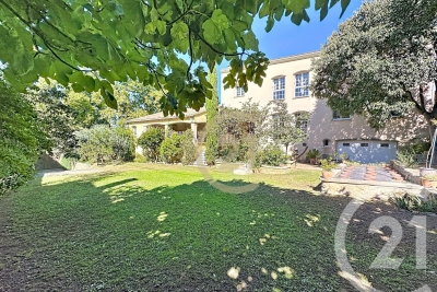 Maison &agrave; vendre &agrave; UZÈS  - 9 pi&egrave;ces - 444 m&sup2; 