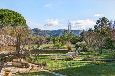 Maison &agrave; vendre &agrave; CAVAILLON Cheval-Blanc - 7 pi&egrave;ces - 260 m&sup2; 