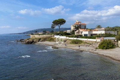 House for sale in ST-AYGULF  - 6 rooms - 237 m&sup2; 