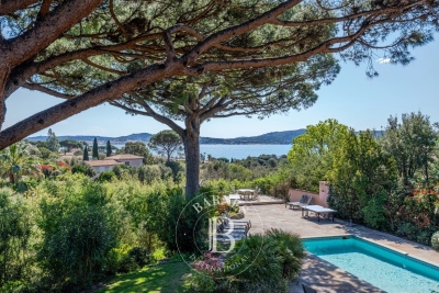 Maison &agrave; vendre &agrave; GRIMAUD  - 7 pi&egrave;ces - 320 m&sup2; 
