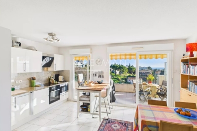 Apartment for sale in NICE Garbejaire-Haut Sartoux - 2 rooms - 49 m&sup2; 