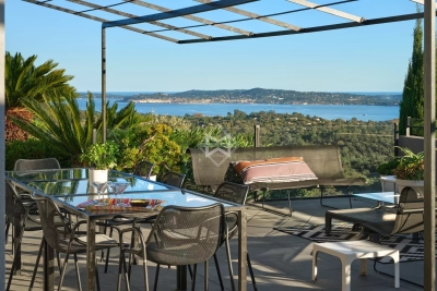 Villa à Grimaud &agrave; louer à partir de 10 000 € / semaine, Photo 1