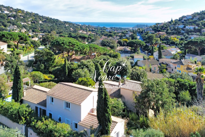 Maison &agrave; vendre &agrave; CAVALAIRE-SUR-MER  - 5 pi&egrave;ces - 123 m&sup2; 