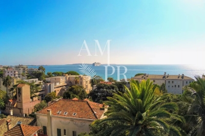 House for sale in CANNES  - 15 rooms - 492 m&sup2; 