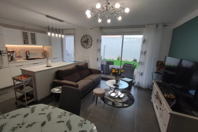 Appartement &agrave; vendre &agrave; SIX-FOURS-LES-PLAGES  - 3 pi&egrave;ces - 65 m&sup2; 