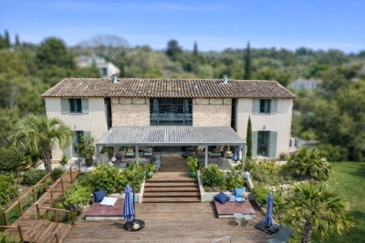 Maison &agrave; vendre &agrave; AIX-EN-PROVENCE  - 5 pi&egrave;ces - 240 m&sup2; 