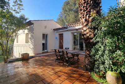 Maison &agrave; vendre volets roulants 