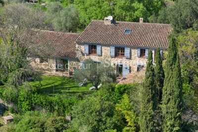 House for sale in MONTAUROUX  - 6 rooms - 250 m&sup2; 