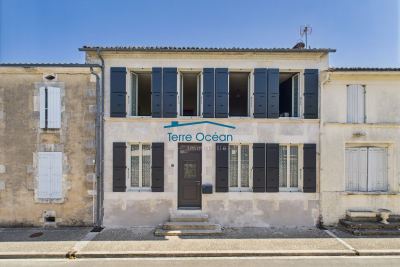 Maison &agrave; vendre &agrave; ST ROMAIN DE BENET  - 6 pi&egrave;ces - 160 m&sup2; 