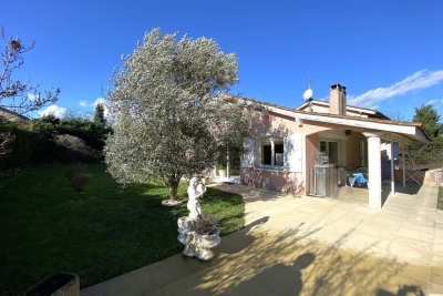 Maison &agrave; vendre &agrave; JASSANS-RIOTTIER  - 6 pi&egrave;ces - 185 m&sup2; 