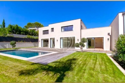 Maison &agrave; vendre &agrave; VALBONNE  - 5 pi&egrave;ces - 280 m&sup2; 