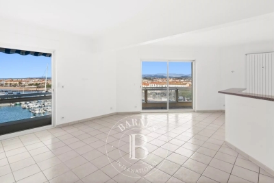 Apartment for sale in ST-RAPHAËL  - 4 rooms - 132 m&sup2; 