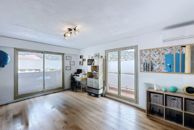 Apartment for sale in VENCE  - 2 rooms - 45 m&sup2; 