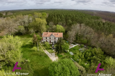 House for sale in LOUCHATS  - 11 rooms - 290 m&sup2; 