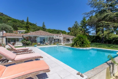 Maison &agrave; vendre &agrave; VENCE  - 8 pi&egrave;ces - 294 m&sup2; 