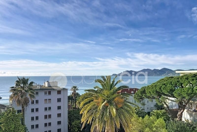 Apartment for sale in CANNES  - 2 rooms - 51 m&sup2; 