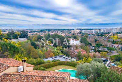 Maison &agrave; vendre &agrave; MANDELIEU-LA-NAPOULE  - 8 pi&egrave;ces - 214 m&sup2; 