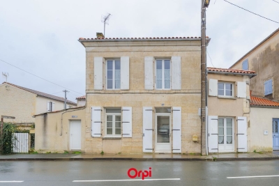 Maison &agrave; vendre &agrave; SURGERES  - 5 pi&egrave;ces - 88 m&sup2; 