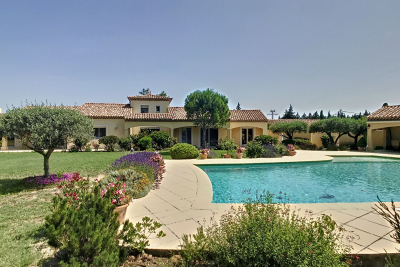 Maison &agrave; vendre &agrave; ROCHEFORT-DU-GARD  - 9 pi&egrave;ces - 241 m&sup2; 