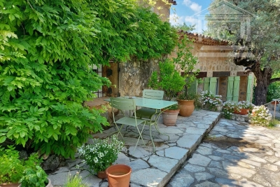Maison &agrave; vendre &agrave; FAYENCE  - 7 pi&egrave;ces - 180 m&sup2; 