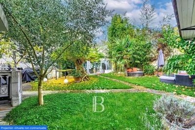 Maison &agrave; vendre &agrave; ST MAUR DES FOSSES  - 5 pi&egrave;ces - 135 m&sup2; 