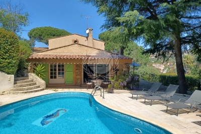 Maison &agrave; louer &agrave; STE-MAXIME  - 5 pi&egrave;ces - 150 m&sup2; 