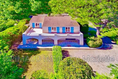 Maison &agrave; vendre jardin piscine atelier 