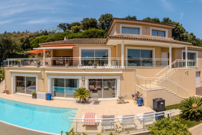 Maison &agrave; vendre &agrave; ST-RAPHAËL  - 7 pi&egrave;ces - 280 m&sup2; 