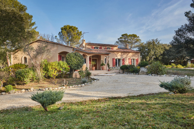 Maison &agrave; vendre &agrave; ST-CANNAT Ouest - 7 pi&egrave;ces - 240 m&sup2; 