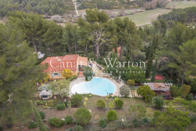 Maison &agrave; vendre &agrave; LE BEAUSSET  - 6 pi&egrave;ces - 260 m&sup2; 