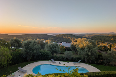 Maison &agrave; vendre &agrave; TOURRETTES-SUR-LOUP  - 7 pi&egrave;ces - 223 m&sup2; 