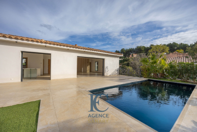 House for sale in SANARY-SUR-MER  - 4 rooms - 234 m&sup2; 