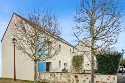 Maison &agrave; vendre &agrave; BUC  - 5 pi&egrave;ces - 155 m&sup2; 