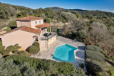 Maison &agrave; vendre &agrave; LE PLAN-DE-LA-TOUR  - 5 pi&egrave;ces - 141 m&sup2; 