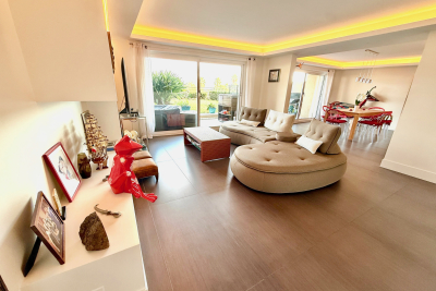 Appartement &agrave; vendre &agrave; CAVALAIRE-SUR-MER  - 5 pi&egrave;ces - 117 m&sup2; 