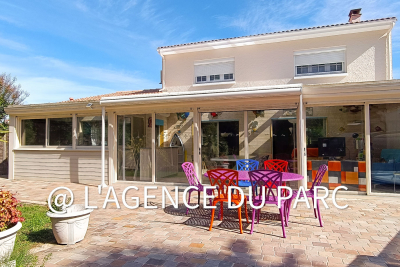 Maison &agrave; vendre &agrave; ROYAN  - 6 pi&egrave;ces - 211 m&sup2; 