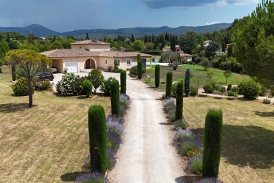 Maison &agrave; vendre &agrave; AIX-EN-PROVENCE  - 7 pi&egrave;ces - 220 m&sup2; 