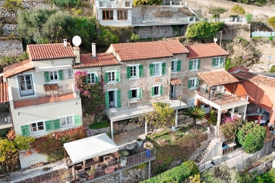 Maison &agrave; vendre &agrave; Roquebrune-Cap-Martin  - 7 pi&egrave;ces 177 m&sup2; 