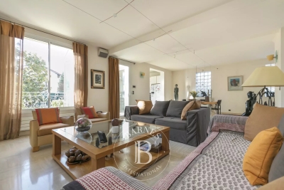 Maison &agrave; vendre &agrave; COURBEVOIE  - 7 pi&egrave;ces - 246 m&sup2; 