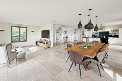 Maison &agrave; vendre &agrave; UZÈS  - 5 pi&egrave;ces - 158 m&sup2; 