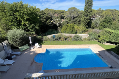 Maison &agrave; vendre &agrave; ST-RAPHAËL  - 5 pi&egrave;ces - 200 m&sup2; 