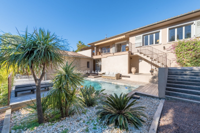 Maison &agrave; vendre &agrave; immobilier ST-RAPHAËL  - 6 pi&egrave;ces - 192 m&sup2; 