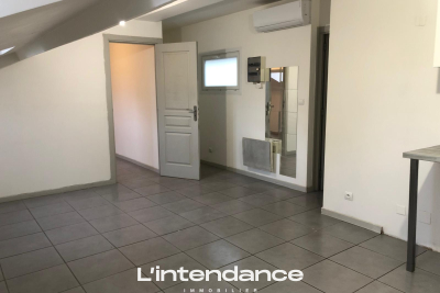 Appartement &agrave; louer &agrave; HYÈRES  - 2 pi&egrave;ces - 30 m&sup2; 