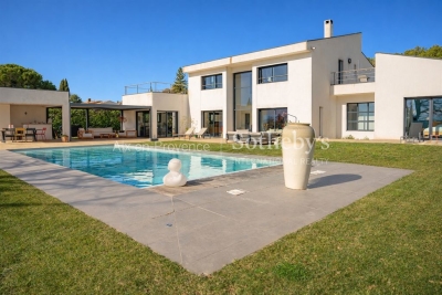 Maison &agrave; vendre &agrave; AIX-EN-PROVENCE Fenouilleres - 10 pi&egrave;ces - 275 m&sup2; 