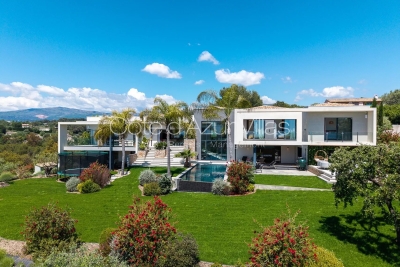 House to rent in ROQUEFORT-LES-PINS  - 12 rooms - 554 m&sup2; 