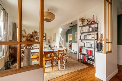 House for sale in COLOMBES Pasteur - 7 rooms - 185 m&sup2; 