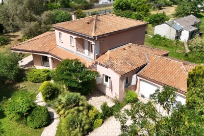 Maison &agrave; vendre &agrave; ST GEORGES DE DIDONNE  - 7 pi&egrave;ces - 166 m&sup2; 