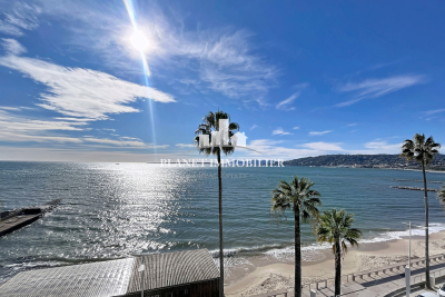 Appartement &agrave; vendre front mer vue 