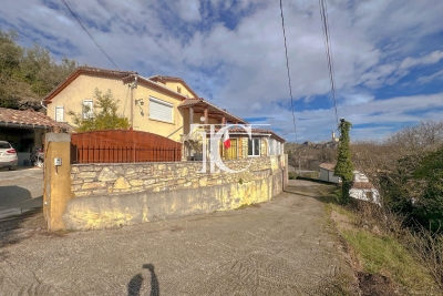 Maison &agrave; vendre &agrave; ST-AMBROIX  - 10 pi&egrave;ces - 336 m&sup2; 