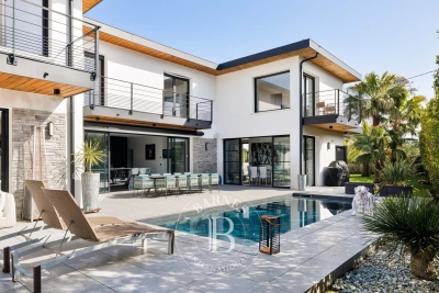 Maison &agrave; vendre &agrave; ANGLET  - 7 pi&egrave;ces - 300 m&sup2; 